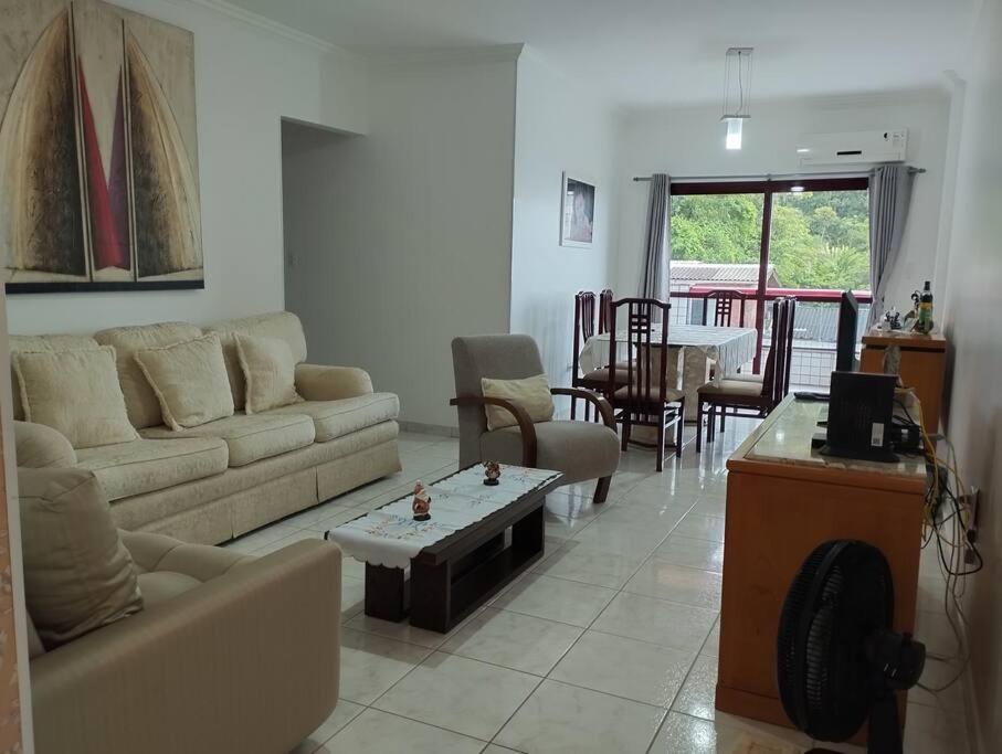Na Frente Da Apartamento